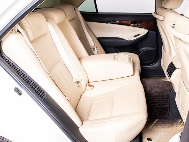 クラウンハイブリッド ロイヤルサルーン (本革シート)(オプション17インチアルミ)(衝突軽減ブレーキ)(踏み間違い防止機能)レーダークルーズ エアシート&シートヒーター Blutooth対応 レギュラーガソリン仕様 HDDマルチ(34枚目)