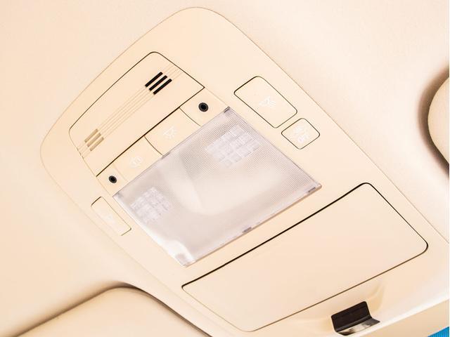 クラウンハイブリッド ロイヤルサルーン (本革シート)(オプション17インチアルミ)(衝突軽減ブレーキ)(踏み間違い防止機能)レーダークルーズ エアシート&シートヒーター Blutooth対応 レギュラーガソリン仕様 HDDマルチ(43枚目)