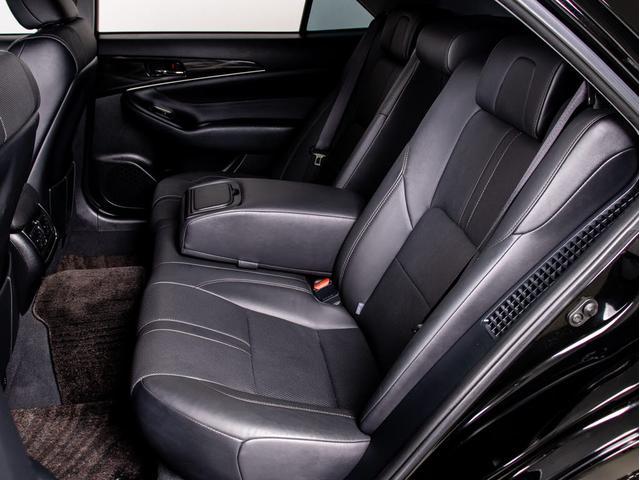 クラウンハイブリッド アスリートＳ　（サンルーフ）（黒本革シート）（オプション１８インチアルミ）（衝突軽減ブレーキ）（踏み間違い防止機能）レーダークルーズ　エアシート　シートヒーター　Ｂｌｕｅｔｏｏｔｈ対応　レギュラーガソリン仕様（8枚目）