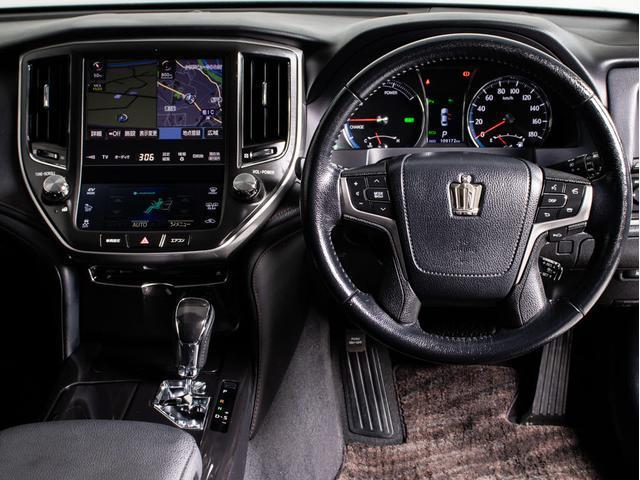 クラウンハイブリッド アスリートＳ　（サンルーフ）（黒本革シート）（オプション１８インチアルミ）（衝突軽減ブレーキ）（踏み間違い防止機能）レーダークルーズ　エアシート　シートヒーター　Ｂｌｕｅｔｏｏｔｈ対応　レギュラーガソリン仕様（32枚目）