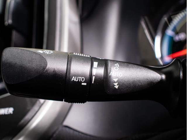 クラウンハイブリッド アスリートＳ　（サンルーフ）（黒本革シート）（オプション１８インチアルミ）（衝突軽減ブレーキ）（踏み間違い防止機能）レーダークルーズ　エアシート　シートヒーター　Ｂｌｕｅｔｏｏｔｈ対応　レギュラーガソリン仕様（41枚目）