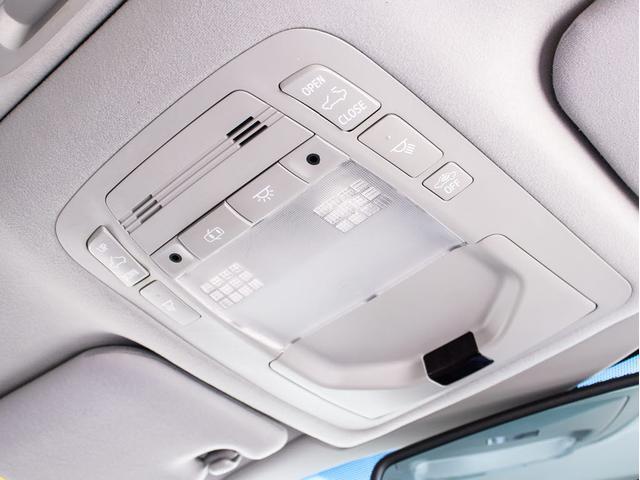 クラウンハイブリッド アスリートＳ　（サンルーフ）（黒本革シート）（オプション１８インチアルミ）（衝突軽減ブレーキ）（踏み間違い防止機能）レーダークルーズ　エアシート　シートヒーター　Ｂｌｕｅｔｏｏｔｈ対応　レギュラーガソリン仕様（45枚目）