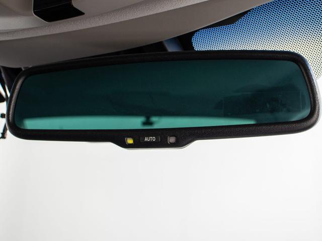 クラウンハイブリッド アスリートＳ　Ｊ－フロンティアリミテッド　後期型（禁煙車）（特別仕様社）（オプション１８インチアルミ）（新品タイヤ）（フルエアロ）トヨタセーフティセンス　衝突軽減ブレーキ　踏み間違い防止機能　車線逸脱抑制機能ＬＤＡ　オートハイビーム　ＳＤナビ（45枚目）