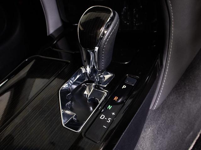 クラウンハイブリッド アスリートＳ　Ｊ－フロンティアリミテッド　後期型（禁煙車）（特別仕様社）（オプション１８インチアルミ）（新品タイヤ）（フルエアロ）トヨタセーフティセンス　衝突軽減ブレーキ　踏み間違い防止機能　車線逸脱抑制機能ＬＤＡ　オートハイビーム　ＳＤナビ（46枚目）