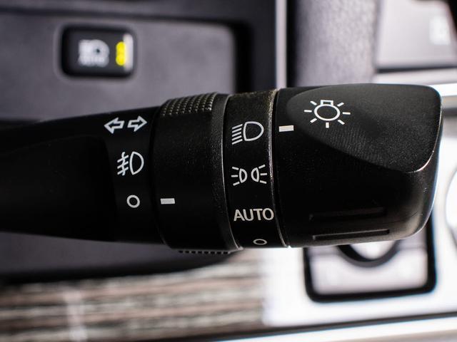 クラウンハイブリッド アスリートＳ　Ｊ－フロンティアリミテッド　後期型（禁煙車）（特別仕様社）（オプション１８インチアルミ）（新品タイヤ）（フルエアロ）トヨタセーフティセンス　衝突軽減ブレーキ　踏み間違い防止機能　車線逸脱抑制機能ＬＤＡ　オートハイビーム　ＳＤナビ（47枚目）