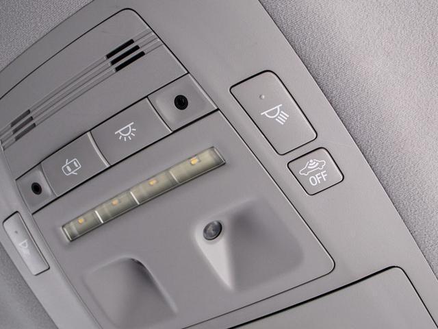 クラウンハイブリッド アスリートＳ　Ｊ－フロンティアリミテッド　後期型（禁煙車）（特別仕様社）（オプション１８インチアルミ）（新品タイヤ）（フルエアロ）トヨタセーフティセンス　衝突軽減ブレーキ　踏み間違い防止機能　車線逸脱抑制機能ＬＤＡ　オートハイビーム　ＳＤナビ（48枚目）