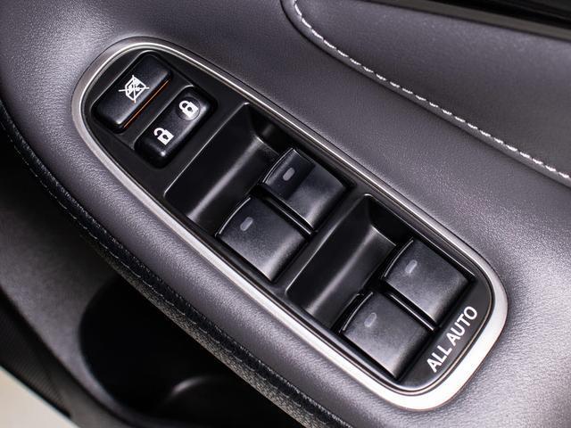 クラウンハイブリッド アスリートＳ　Ｊ－フロンティアリミテッド　後期型（禁煙車）（特別仕様社）（オプション１８インチアルミ）（新品タイヤ）（フルエアロ）トヨタセーフティセンス　衝突軽減ブレーキ　踏み間違い防止機能　車線逸脱抑制機能ＬＤＡ　オートハイビーム　ＳＤナビ（49枚目）