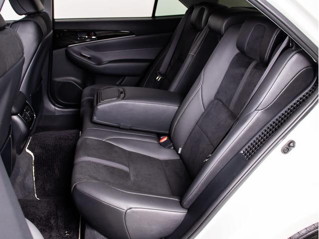 クラウンハイブリッド アスリートＳ　Ｊ－フロンティアリミテッド　後期型（禁煙車）（特別仕様車）（オプション１８インチアルミ）（新品タイヤ）トヨタセーフティセンス　衝突軽減　踏み間違い防止機能　レーダークルーズ　車線逸脱抑制ＬＤＡ　専用インテリア＆エクステリア（7枚目）