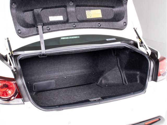 クラウンハイブリッド アスリートＳ　Ｊ－フロンティアリミテッド　後期型（禁煙車）（特別仕様車）（オプション１８インチアルミ）（新品タイヤ）トヨタセーフティセンス　衝突軽減　踏み間違い防止機能　レーダークルーズ　車線逸脱抑制ＬＤＡ　専用インテリア＆エクステリア（31枚目）