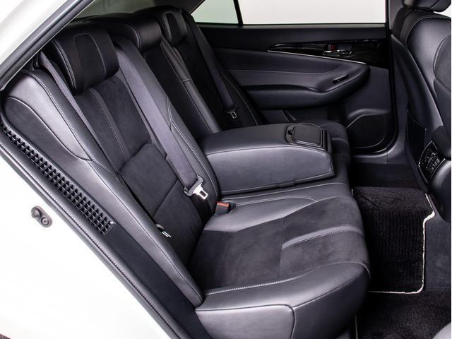 クラウンハイブリッド アスリートＳ　Ｊ－フロンティアリミテッド　後期型（禁煙車）（特別仕様車）（オプション１８インチアルミ）（新品タイヤ）トヨタセーフティセンス　衝突軽減　踏み間違い防止機能　レーダークルーズ　車線逸脱抑制ＬＤＡ　専用インテリア＆エクステリア（36枚目）