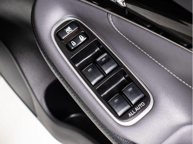 クラウンハイブリッド アスリートＳ　Ｊ－フロンティアリミテッド　後期型（禁煙車）（特別仕様車）（オプション１８インチアルミ）（新品タイヤ）トヨタセーフティセンス　衝突軽減　踏み間違い防止機能　レーダークルーズ　車線逸脱抑制ＬＤＡ　専用インテリア＆エクステリア（41枚目）