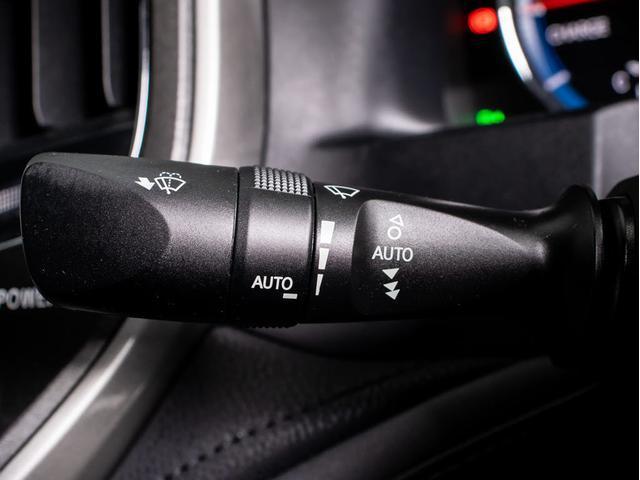 クラウンハイブリッド アスリートＳ　Ｊ－フロンティアリミテッド　後期型（禁煙車）（特別仕様車）（オプション１８インチアルミ）（新品タイヤ）トヨタセーフティセンス　衝突軽減　踏み間違い防止機能　レーダークルーズ　車線逸脱抑制ＬＤＡ　専用インテリア＆エクステリア（43枚目）