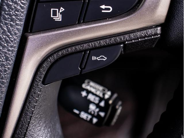 クラウンハイブリッド アスリートＧ　後席モニター　後期型（禁煙車）（黒本革シート）（オプション１８インチアルミ）（フルエアロ）（衝突軽減ブレーキ）（踏み間違い防止機能）レーダークルーズ　パーキングアシスト　Ｂｌｕｅｔｏｏｔｈ　ＳＤマルチ（11枚目）