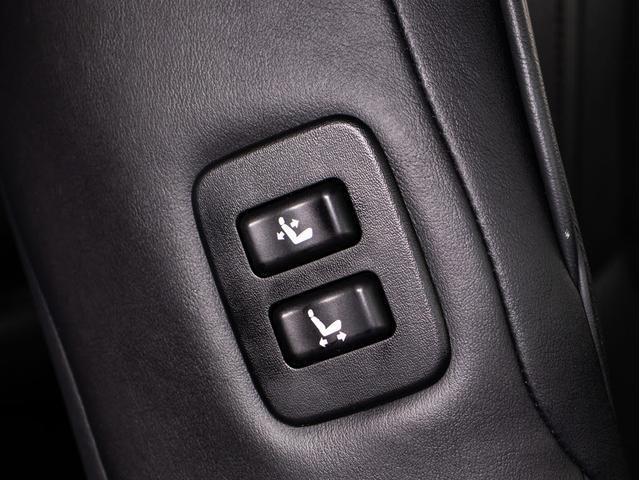 クラウンハイブリッド アスリートＧ　後席モニター　後期型（禁煙車）（黒本革シート）（オプション１８インチアルミ）（フルエアロ）（衝突軽減ブレーキ）（踏み間違い防止機能）レーダークルーズ　パーキングアシスト　Ｂｌｕｅｔｏｏｔｈ　ＳＤマルチ（38枚目）