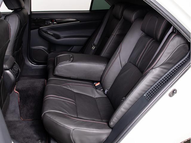 クラウンハイブリッド アスリートＳ　ブラックスタイル　後席モニター（黒本革シート）（スパッタリング１８ＡＷ）（パノラミックビューモニター）（衝突軽減ブレーキ）（踏み間違い防止機能）レーダークルーズ　特別仕様　Ｂｌｕｅｔｏｏｔｈ　レギュラーガソリン仕様（9枚目）