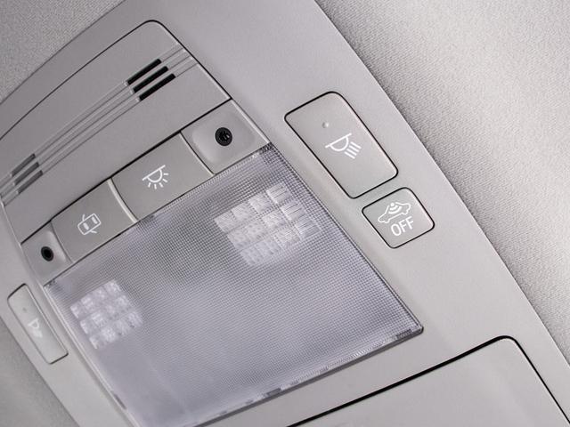 クラウンハイブリッド アスリートＳ　ブラックスタイル　後席モニター（黒本革シート）（スパッタリング１８ＡＷ）（パノラミックビューモニター）（衝突軽減ブレーキ）（踏み間違い防止機能）レーダークルーズ　特別仕様　Ｂｌｕｅｔｏｏｔｈ　レギュラーガソリン仕様（47枚目）