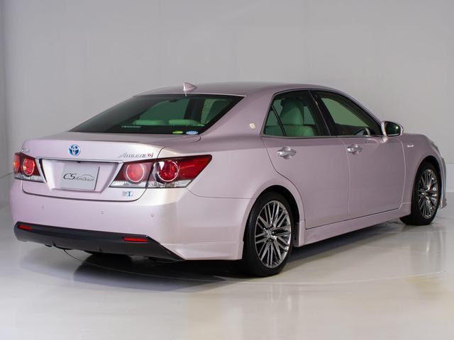 クラウンハイブリッド アスリートＧ　後期型「仄ローズメタリックオパール」（禁煙車）（白本革シート）（オプション１８インチＡＷ）（衝突軽減ブレーキ）（踏み間違い防止機能）（フルエアロ）レーダークルーズ　記録簿９枚　Ｂｌｕｅｔｏｏｔｈ（20枚目）