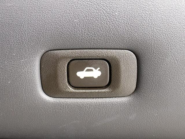 クラウン ２．５アスリート　プレミアムエディション　（禁煙車）（点検記録簿８枚）（後期型）（特別仕様車）（フルエアロ）（黒本革）（冷暖房シート）（シートメモリー）（イージークローザー）（ブラックインナーヘッドライト）（パワートランク）（障害物センサー）（12枚目）