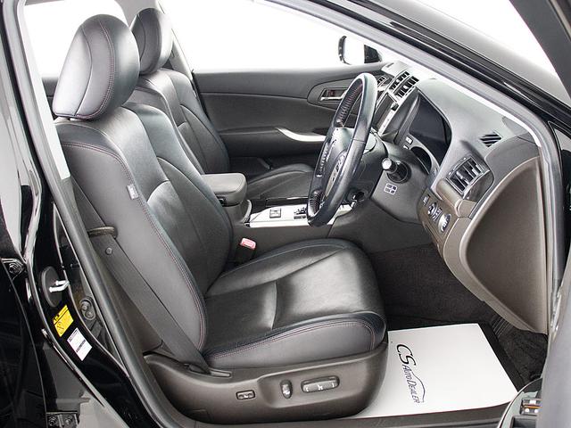 クラウン ２．５アスリート　プレミアムエディション　（禁煙車）（点検記録簿８枚）（後期型）（特別仕様車）（フルエアロ）（黒本革）（冷暖房シート）（シートメモリー）（イージークローザー）（ブラックインナーヘッドライト）（パワートランク）（障害物センサー）（15枚目）