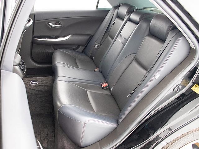 クラウン ２．５アスリート　プレミアムエディション　（禁煙車）（点検記録簿８枚）（後期型）（特別仕様車）（フルエアロ）（黒本革）（冷暖房シート）（シートメモリー）（イージークローザー）（ブラックインナーヘッドライト）（パワートランク）（障害物センサー）（18枚目）