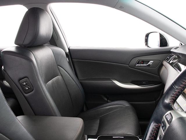 クラウン ２．５アスリート　プレミアムエディション　（禁煙車）（点検記録簿８枚）（後期型）（特別仕様車）（フルエアロ）（黒本革）（冷暖房シート）（シートメモリー）（イージークローザー）（ブラックインナーヘッドライト）（パワートランク）（障害物センサー）（20枚目）