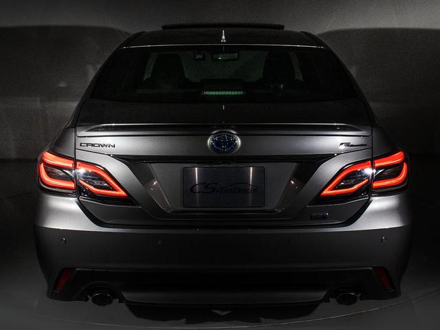 クラウンハイブリッド Ｇ－エグゼクティブ　（禁煙車）（後期型）（サンルーフ）（黒本革）（パノラミックビュー）（デジタルインナーミラー）（１２．３インチＳＤマルチナビ）（シートヒーター）（エアシート）（レーダークルーズ）（プリクラッシュ）（24枚目）