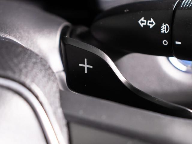 クラウンハイブリッド ＲＳアドバンス　後期型（サンルーフ）（黒本革シート）（パノラミックビューモニター）（セーフティセンス）（デジタルインナーミラー）（フルエアロ）シーケンシャルウィンカー　衝突軽減　踏み間違い防止　車線逸脱抑制ＬＴＡ（44枚目）