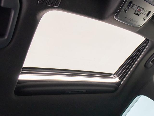 クラウンハイブリッド RSアドバンス (禁煙車)(サンルーフ)(黒本革)(BSM)(フルエアロ)(シートヒーター)(エアシート)(AC100V)(セーフティセンス)(レーダークルーズ)(プリクラッシュ)(SDナビ)(Bluetooth)(6枚目)