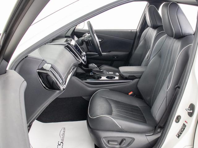 クラウンハイブリッド RSアドバンス (禁煙車)(サンルーフ)(黒本革)(BSM)(フルエアロ)(シートヒーター)(エアシート)(AC100V)(セーフティセンス)(レーダークルーズ)(プリクラッシュ)(SDナビ)(Bluetooth)(14枚目)