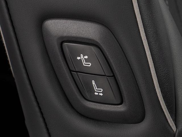 クラウンハイブリッド RSアドバンス (禁煙車)(サンルーフ)(黒本革)(BSM)(フルエアロ)(シートヒーター)(エアシート)(AC100V)(セーフティセンス)(レーダークルーズ)(プリクラッシュ)(SDナビ)(Bluetooth)(19枚目)