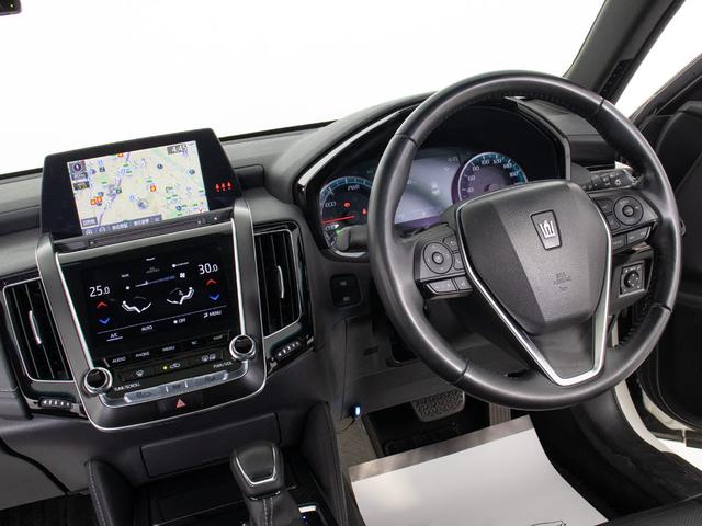 クラウンハイブリッド RSアドバンス (禁煙車)(サンルーフ)(黒本革)(BSM)(フルエアロ)(シートヒーター)(エアシート)(AC100V)(セーフティセンス)(レーダークルーズ)(プリクラッシュ)(SDナビ)(Bluetooth)(21枚目)