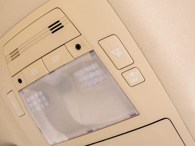 クラウンハイブリッド ロイヤルサルーン (禁煙車)(クリアランスソナー&バックソナー)Bluetooth対応 レギュラーガソリン仕様 シートヒーター ステアリングヒーター HDDマルチナビ カラーバックカメラ パワシート(46枚目)