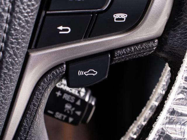 クラウンハイブリッド ロイヤルサルーンG 後席モニター(衝突軽減ブレーキ)(踏み間違い防止機能)(レーダークルーズ)アドバンストパッケージ Blutooth対応 HDDマルチナビ イージークローザー プリクラッシュ クリアランスソナー(10枚目)