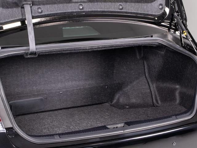 クラウンハイブリッド ロイヤルサルーンG 後席モニター(衝突軽減ブレーキ)(踏み間違い防止機能)(レーダークルーズ)アドバンストパッケージ Blutooth対応 HDDマルチナビ イージークローザー プリクラッシュ クリアランスソナー(31枚目)