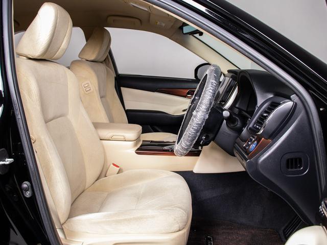 クラウンハイブリッド ロイヤルサルーンG 後席モニター(衝突軽減ブレーキ)(踏み間違い防止機能)(レーダークルーズ)アドバンストパッケージ Blutooth対応 HDDマルチナビ イージークローザー プリクラッシュ クリアランスソナー(34枚目)