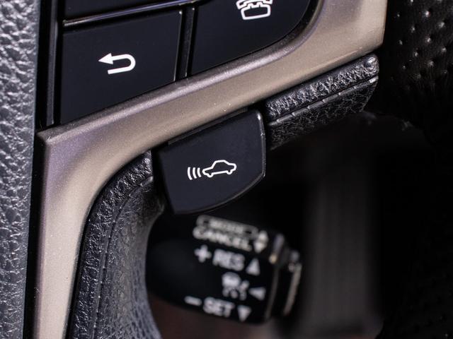 クラウンハイブリッド ロイヤルサルーンG (禁煙車)(ワンオーナー)(フラクセン本革シート)(衝突軽減ブレーキ)(踏み間違い防止機能)レーダークルーズ プリクラッシュ クリアランスソナー イージークローザー 後席VIP Bluetooth対応(9枚目)