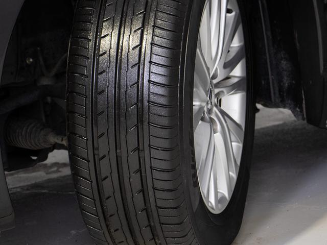 クラウンハイブリッド ロイヤルサルーンG (禁煙車)(ワンオーナー)(フラクセン本革シート)(衝突軽減ブレーキ)(踏み間違い防止機能)レーダークルーズ プリクラッシュ クリアランスソナー イージークローザー 後席VIP Bluetooth対応(31枚目)