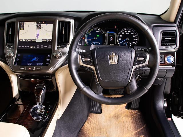 クラウンハイブリッド ロイヤルサルーンＧ　リアモニター　後期型（トヨタセーフティセンス）（衝突軽減ブレーキ）（車線逸脱抑制ＬＤＡ）レーダークルーズ　アダプティブハイビーム　シートメモリー　Ｂｌｕｅｔｏｏｔｈ対応　シート＆ステアリングヒーター（30枚目）