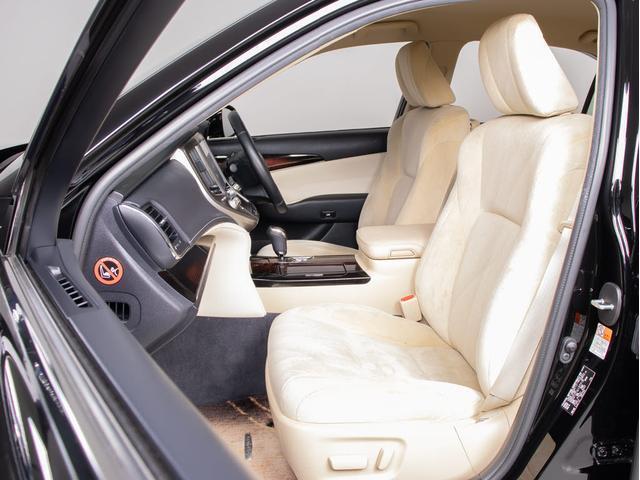 クラウンハイブリッド ロイヤルサルーンＧ　リアモニター　後期型（トヨタセーフティセンス）（衝突軽減ブレーキ）（車線逸脱抑制ＬＤＡ）レーダークルーズ　アダプティブハイビーム　シートメモリー　Ｂｌｕｅｔｏｏｔｈ対応　シート＆ステアリングヒーター（32枚目）