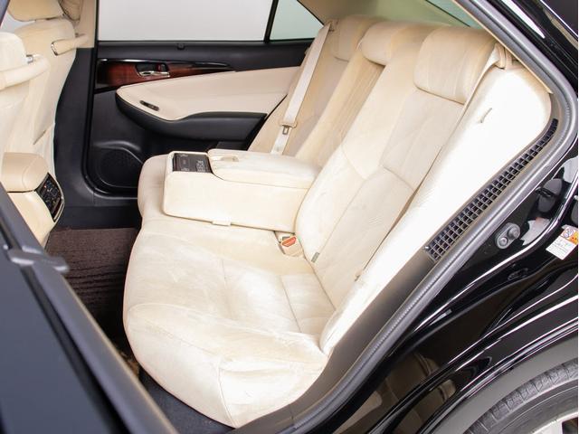 クラウンハイブリッド ロイヤルサルーンＧ　リアモニター　後期型（トヨタセーフティセンス）（衝突軽減ブレーキ）（車線逸脱抑制ＬＤＡ）レーダークルーズ　アダプティブハイビーム　シートメモリー　Ｂｌｕｅｔｏｏｔｈ対応　シート＆ステアリングヒーター（34枚目）