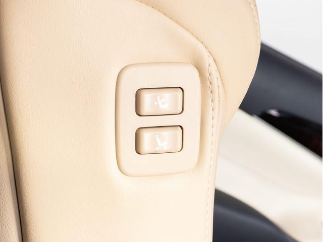 クラウンハイブリッド ロイヤルサルーン 後期型(禁煙車)(本革シート)(フルエアロ)(点検記録簿7枚)(衝突軽減ブレーキ)(踏み間違い防止機能)レーダークルーズ レギュラーガソリン仕様 Bluetooth対応 SDマルチ アドバンストPKG(39枚目)