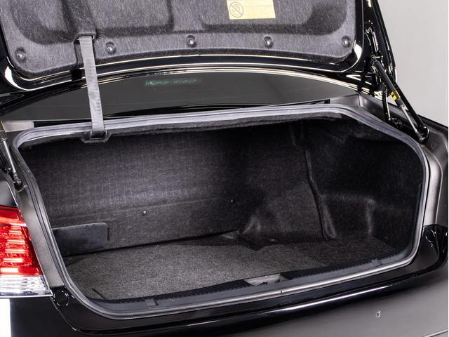 クラウンハイブリッド ロイヤルサルーン 後期型(フラクセン本革シート)(フルエアロ)クリアランスソナー Bluetooth対応 レギュラーガソリン仕様 エアシート シート&ステアリングヒーター LEDヘッドライト&フォグランプ(30枚目)