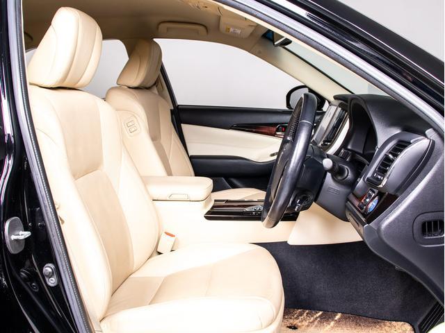 クラウンハイブリッド ロイヤルサルーン 後期型(フラクセン本革シート)(フルエアロ)クリアランスソナー Bluetooth対応 レギュラーガソリン仕様 エアシート シート&ステアリングヒーター LEDヘッドライト&フォグランプ(33枚目)