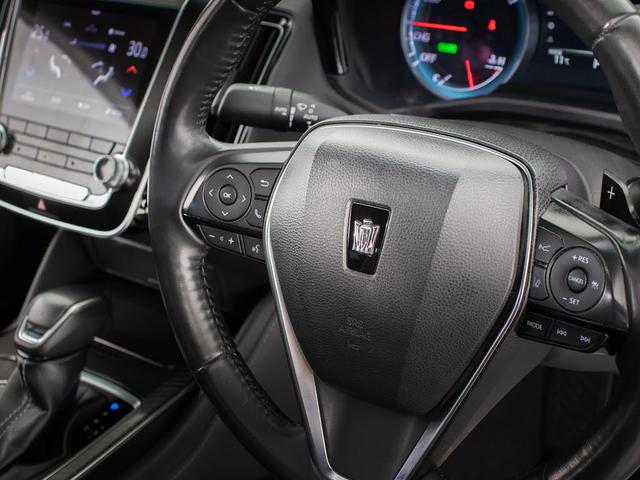 クラウンハイブリッド RSアドバンス (禁煙車)(黒本革)(サンルーフ)(フルエアロ)(シートヒーター)(エアシート)(セーフティセンス)(レーダークルーズ)(プリクラッシュ)(レギュラーガソリン仕様)(シートメモリー)(SDマルチナビ)(20枚目)