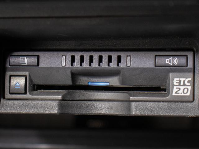 クラウンハイブリッド RSアドバンス (禁煙車)(黒本革)(サンルーフ)(フルエアロ)(シートヒーター)(エアシート)(セーフティセンス)(レーダークルーズ)(プリクラッシュ)(レギュラーガソリン仕様)(シートメモリー)(SDマルチナビ)(30枚目)