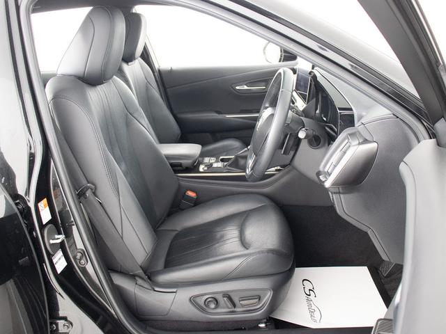 クラウンハイブリッド RSアドバンス (後期型)(黒本革)(禁煙車)(パノラミックビュー)(フルエアロ)(シートヒーター)(エアシート)(デジタルインナーミラー)(セーフティパッケージ)(12.3インチSDマルチナビ)(BSM)(HUD)(15枚目)