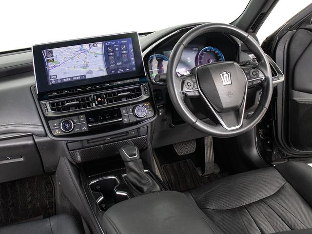 クラウンハイブリッド RSアドバンス (後期型)(黒本革)(禁煙車)(パノラミックビュー)(フルエアロ)(シートヒーター)(エアシート)(デジタルインナーミラー)(セーフティパッケージ)(12.3インチSDマルチナビ)(BSM)(HUD)(21枚目)