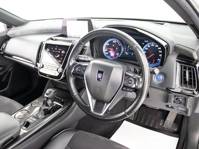 クラウンハイブリッド RSアドバンス (禁煙車)(黒ハーフレザー)(フルエアロ)(セーフティパッケージ)(パノラミックビュー)(シートヒーター)(レーダークルーズ)(プリクラッシュ)(BSM)(SDマルチナビ)(レギュラーガソリン仕様)(10枚目)