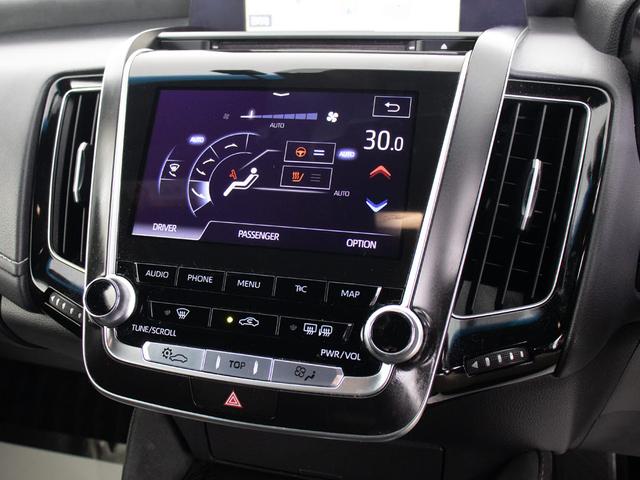 クラウンハイブリッド RSアドバンス (禁煙車)(黒ハーフレザー)(フルエアロ)(セーフティパッケージ)(パノラミックビュー)(シートヒーター)(レーダークルーズ)(プリクラッシュ)(BSM)(SDマルチナビ)(レギュラーガソリン仕様)(13枚目)