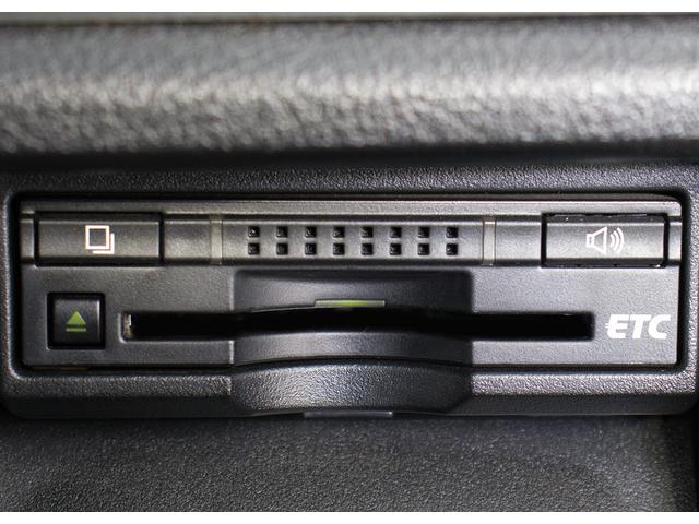 クラウンハイブリッド アスリートG (禁煙車)(サンルーフ)(黒本革)(オプション18インチアルミホイール)(フルエアロ)(シートヒーター)(エアシート)(レーダークルーズ)(衝突軽減)(クリアランスソナー)(レギュラーガソリン仕様)(16枚目)